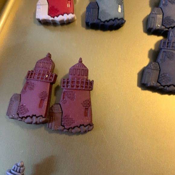 Colorful Lighthouse Button Set - Picture 3 of 8